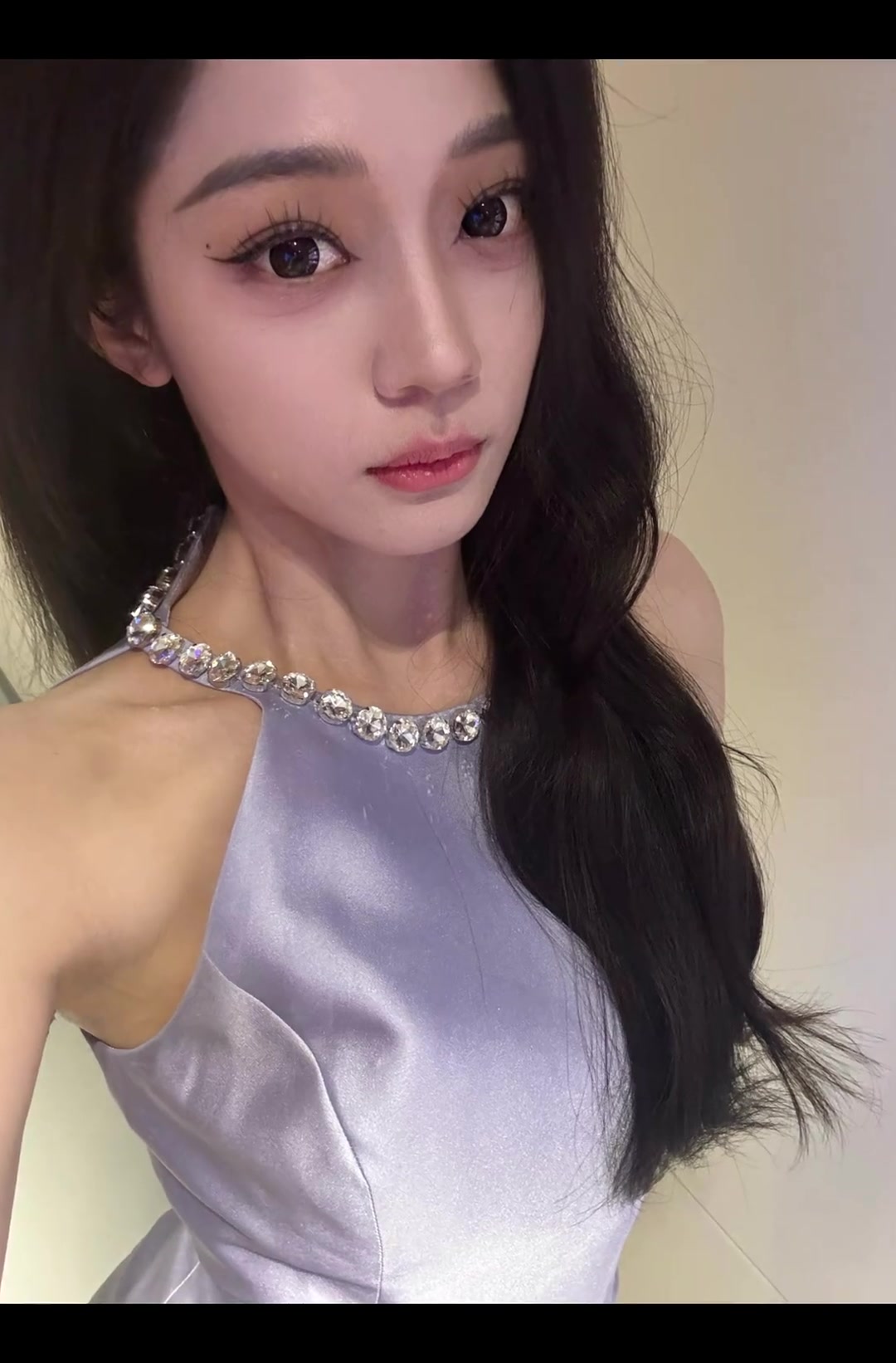 確實有韻味啊！美女主播婧雯：妹妹說紫色很有韻味~