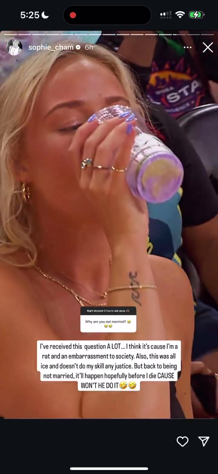 前WNBA球員！索菲亞現身NBA場邊，身材一覽無余